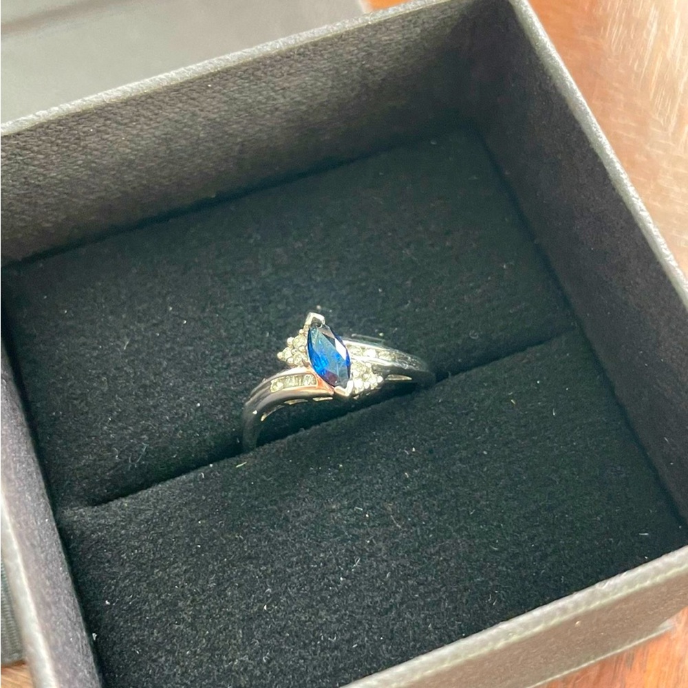 10K White Gold Sapphire Ring